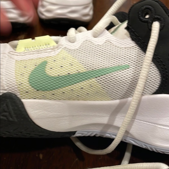 Nike White and Black Sneakers Modern Design ---Giannis Anttokoumpo #34. Like new - Picture 5 of 6